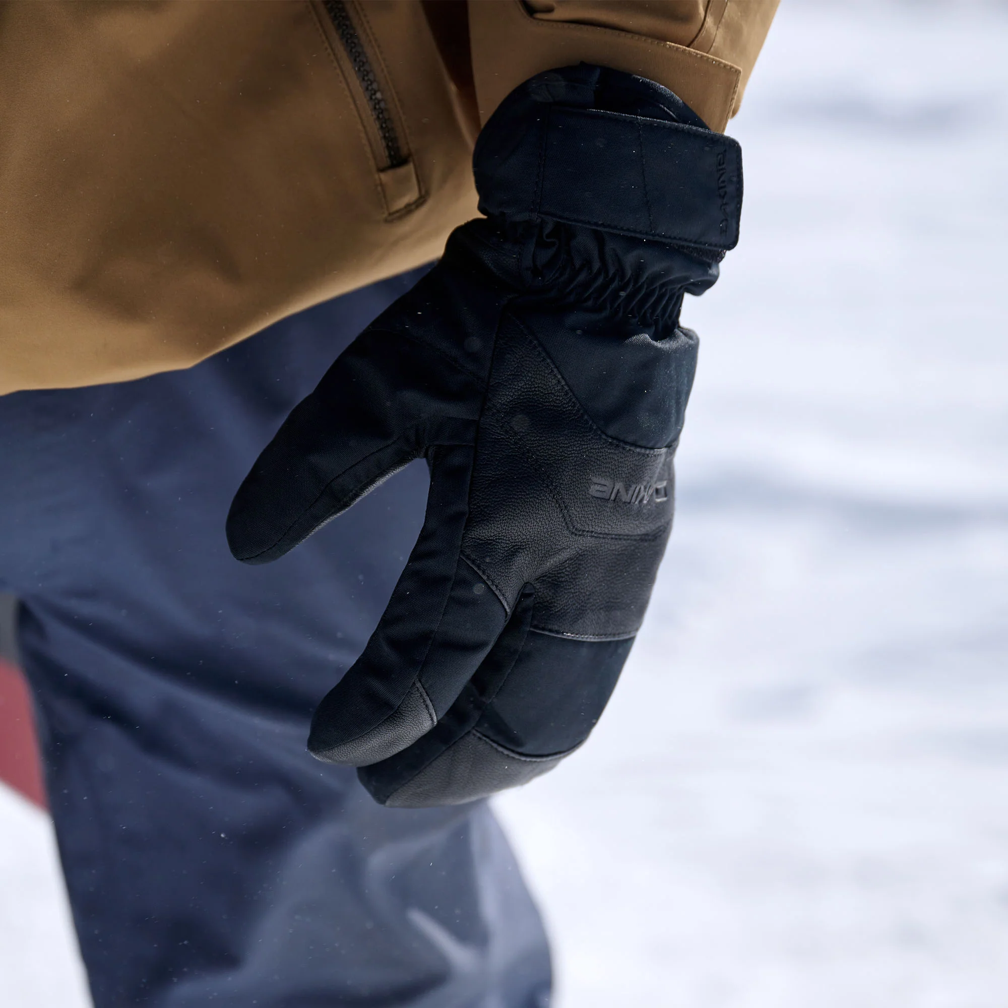 Camaro Short Trigger Mitts - Black - Image 4